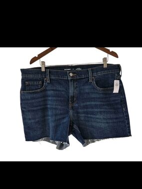 Old Navy Mid Rise Boyfriend Jean Shorts Cut Off Hem Womens Size 16 NEW NWT